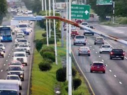 La vialidad de sur a norte estuvo durante varias horas bloqueada, lo que ocasionó algo de tráfico la mañana de hoy. ESPECIAL /