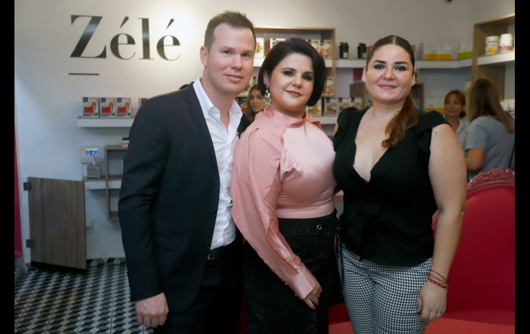 Carlos De La Garza Evia, Rocío López Berrueta y Marisa Correa. GENTE BIEN JALISCO/Claudio Jimeno