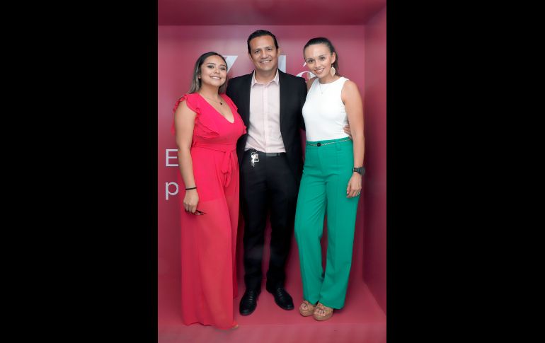 Mariana Carranza, José Prieto y Gloria Pineda. GENTE BIEN JALISCO/Claudio Jimeno