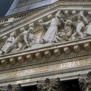 Wall Street cierra en verde y el Dow Jones sube un 1.88 %