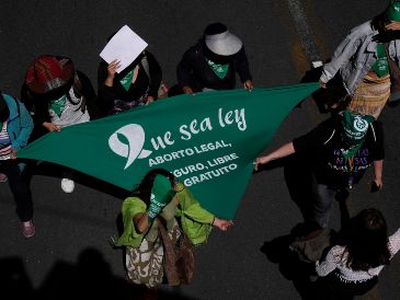 El pañuelo verde se asocia hoy a la consigna: "Por un aborto legal, seguro y gratuito". AP/J. Karita