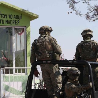 López Obrador confirma desaparición de dos marinos