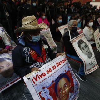 Ayotzinapa: Renuncia de fiscales podría atrasar investigaciones hasta 5 años, advierten
