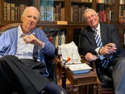 A través de Twitter, Ricardo Salinas Pliego compartió una foto con su padre. TWITTER/@RicardoBSalinas