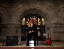 Después del accidente, Tony perseveró en la guitarra, y hoy, décadas después retoma uno de los modelos más emblemáticos de su trayectoria, la Gibson SG Special Original. Cortesía / Gibson