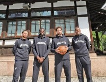 Los Warriors están en Tokio, donde iniciarán su pretemporada ante los Wizards de Washington. AFP/J. Poorten