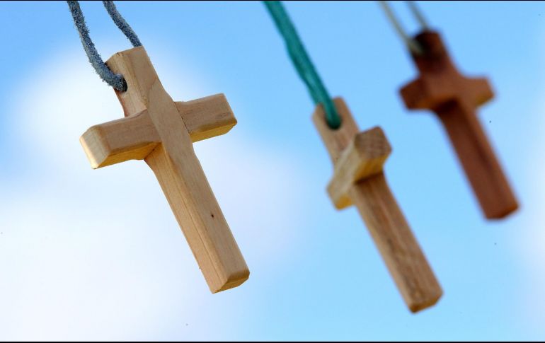 Un obispo católico galardonado con el Premio Nobel de la Paz ha sido acusado en un artículo en una revista holandesa de abuso sexual de varones menores en Timor Oriental en los años 90. AFP / ARCHIVO