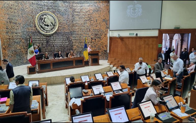 La reforma constitucional considera permitir que los hijos de jaliscienses nacidos en el extranjero puedan votar y ser votados en la elección por la gubernatura y de legisladores. EL INFORMADOR / R. Rivas