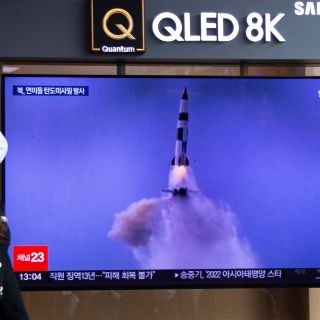 Corea del Norte dispara aparentes misiles balísticos al mar de Japón