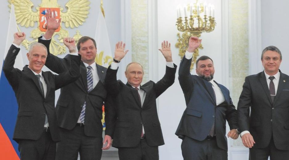 El presidente de Rusia, Vladimir Putin festejó la anexión de cuatro territorios que estaban en disputa con Ucrania con los líderes regionales prorrusos. EFE