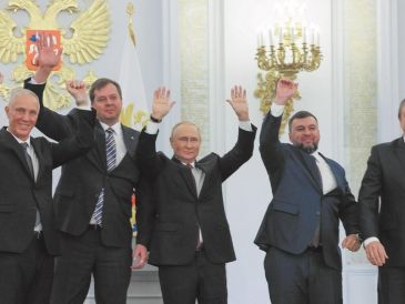 El presidente de Rusia, Vladimir Putin festejó la anexión de cuatro territorios que estaban en disputa con Ucrania con los líderes regionales prorrusos. EFE