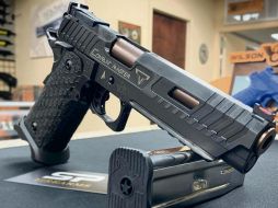 Las empresas dedicadas a la fabricación y venta de armas en Estados Unidos son los principales proveedores de los cárteles mexicanos. ESPECIAL