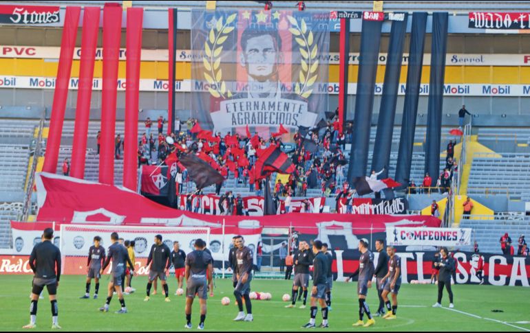 El último entrenamiento de los Zorros en el Apertura 2022 estuvo adornado por los cánticos de la Fiel hacia Diego Cocca y sus ídolos. ESPECIAL/ Atlas FC