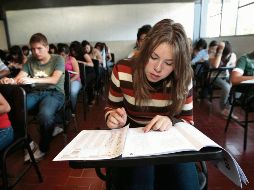 Los jóvenes aspirantes deben competir por un lugar en la Universidad de Guadalajara. EL INFORMADOR/Archivo