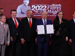 El gobierno de López Obrador y la Iniciativa Privada suscribieron un nuevo acuerdo contra la inflación y la carestía que busca que los 24 productos de la canasta básica tengan una reducción en su precio de 8 por ciento. SUN / B. Fregoso