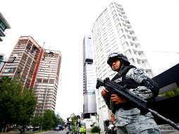 Además, el Presidente utiliza el hecho de la balacera para refrendar su apoyo a que el Ejército patrulle en las calles. AFP / U. Ruiz