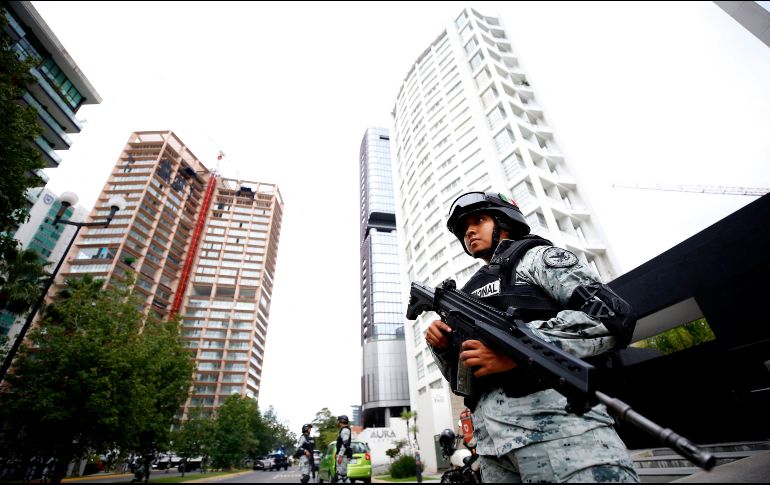Además, el Presidente utiliza el hecho de la balacera para refrendar su apoyo a que el Ejército patrulle en las calles. AFP / U. Ruiz