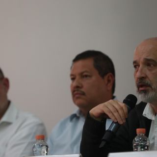 Periodistas y activista espiados por la Sedena alistan denuncia en la FGR