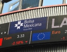 El principal indicador de la Bolsa Mexicana de Valores, el IPC,  terminó el lunes con una ganancia de 1.8 por ciento. EFE/ARCHIVO