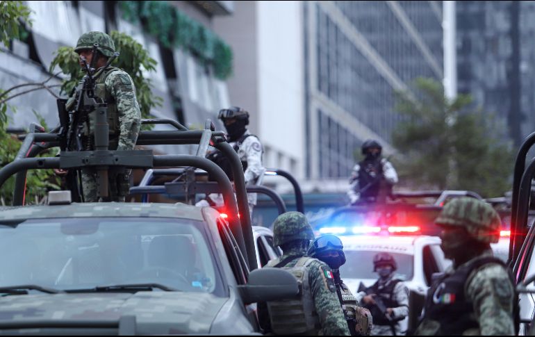 La Sedena entregó al MP a los dos lesionados en la balacera, quienes serían miembros de la delincuencia organizada. EL INFORMADOR/ C. ZEPEDA