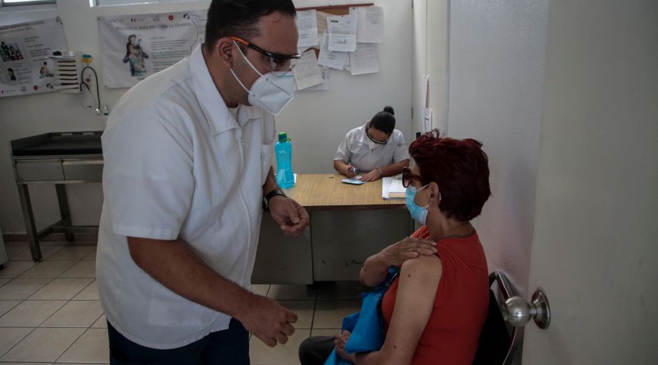 Zóe Robledo, director general del IMSS, señala que los médicos cubanos se han concentrado 