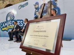 Honor a quien honor merece, y es por eso que los Charros de Jalisco recibieron un reconocimiento este martes. ESPECIAL / Charros de Jalisco