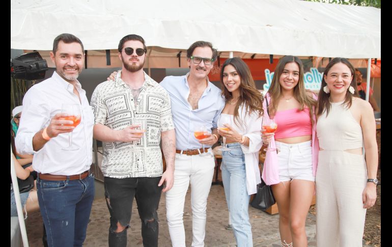 Erik Michel, José Manjarrez, Oscar Naveja, Renata Fernández, Tania Recillas y Daniela Arregui. GENTE BIEN JALISCO/Antonio Martínez