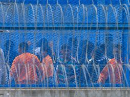 Presos son vistos en los patios del Centro de Rehabilitación Social Regional Sierra Centro Norte, en la ciudad de Latacunga. EFE