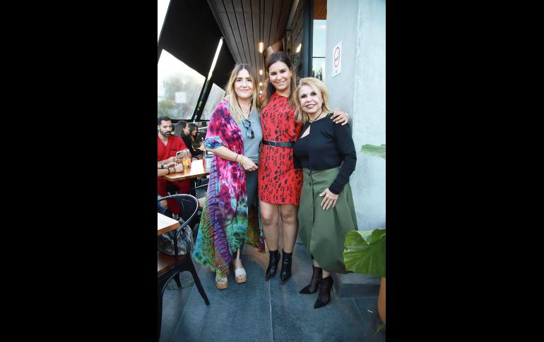 Karina Amutio, Claudia Cervantez y Monica Martín del Campo. GENTE BIEN JALISCO/Antonio Martínez
