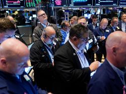 La mayoría de los sectores cerraron en rojo, encabezados por el de servicios públicos, el inmobiliario y el de materias primas. AP/S. Wenig