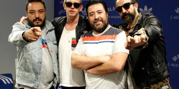 Molotov: Rockers Battle Les Miserables On Stage (VIDEO)