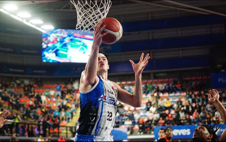 Los Astros de Jalisco dieron cuenta de los Soles de Mexicali en el sexto juego de la serie Semifinal de Zona con pizarra de 105-81. TWITTER / @AstrosJalisco