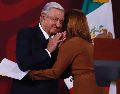 Tatiana Clouthier anuncia ante López Obrador que deja la Secretaría de Economía. SUN / B. Fregoso