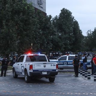 Con anomalías, camionetas en las que huyeron criminales tras balacera en Puerta de Hierro