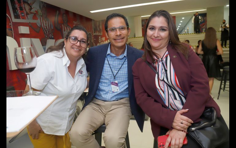 Angélica Martínez, Rodolfo Soto y Judith Hernández. GENTE BIEN JALISCO/Claudio Jimeno