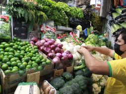 En septiembre, la cebolla registró un aumento de 76.05%; la papa y otros tubérculos, 75.47%; naranja, 52.81% y el tomate verde, 52.28 por ciento. EL INFORMADOR / ARCHIVO