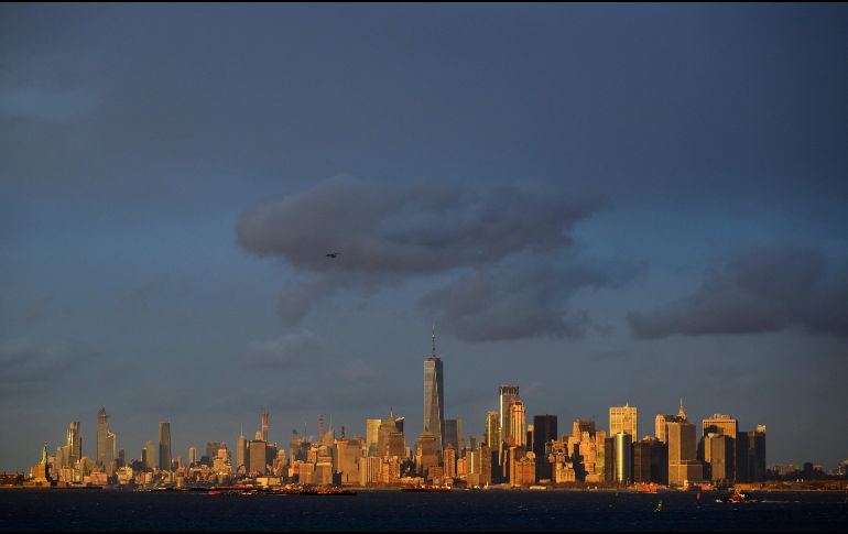 Eric Adams, alcalde, explicó que la ciudad espera gastar este año al menos mil millones de dólares para ayudar a estas personas y que su sistema de albergues está prácticamente lleno. AFP / ARCHIVO