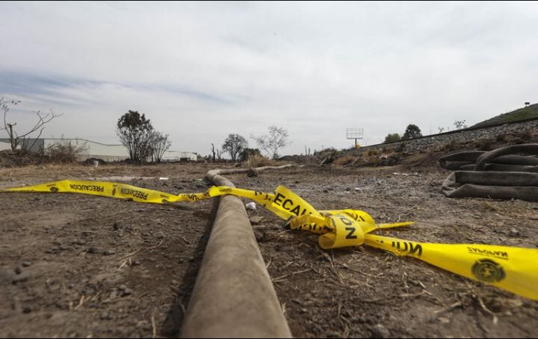 Personal de Pemex se encuentra en labores de control de la fuga y la disección de la línea. EL INFORMADOR / ARCHIVO