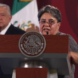 Raquel Buenrostro asiste a Palacio Nacional