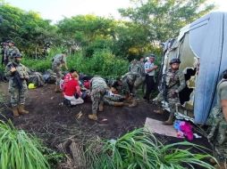 Tras el accidente, se presentaron al lugar unidades de emergencia para auxiliar a los heridos. TWITTER/@HrPelotonmx
