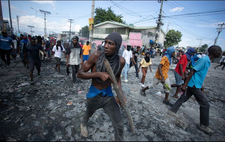 Desde que Haití anunció alzas en el precio de la gasolina, el 11 de septiembre, el inestable país ha vivido disturbios, saqueos y manifestaciones. AP/O. Joseph