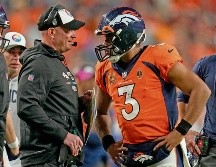 Nate Hackkett (izq.) y Russell Wilson han demostrado no estar en la misma página en cada partido. AP/J. Dempsey