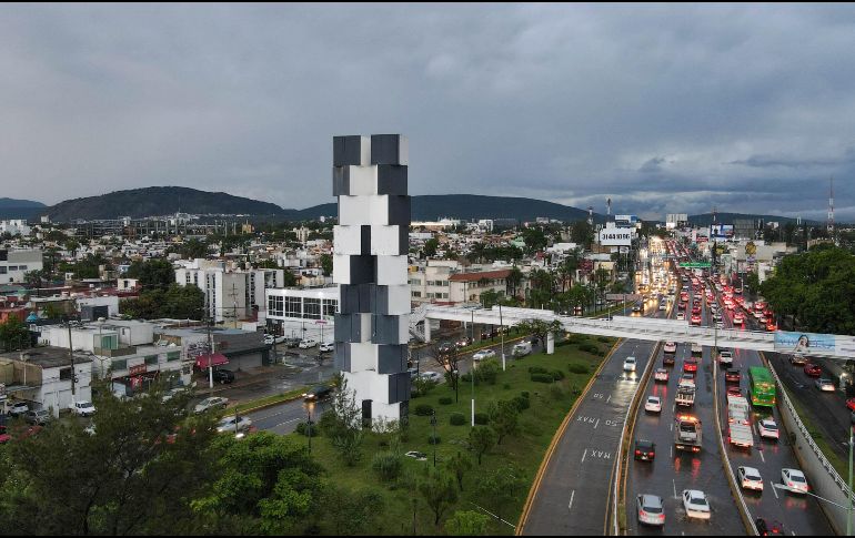La Torre de los Cubos, obra creada en 1972 por Fernando González Gortázar. EL INFORMADOR/ A. Navarro