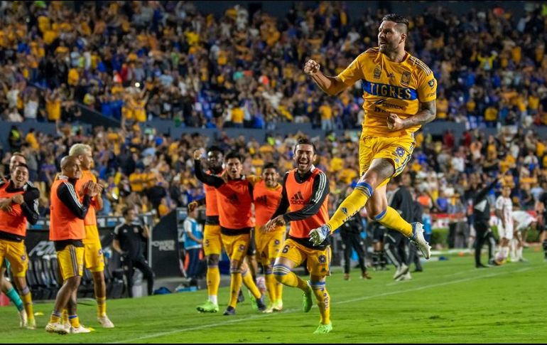 Con sus dos goles, Gignac llegó a 28 en las fases finales de la Liga MX para empatar en el tercer lugar de los máximos anotadores. EFE/M. Sierra