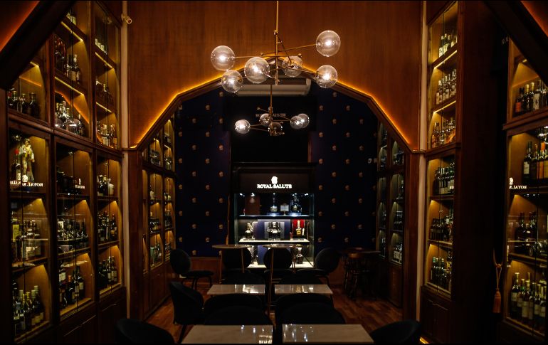 Museo del Whisky. La colección es rica en tamaño, variedad e historia. EFE/J. Roncoroni