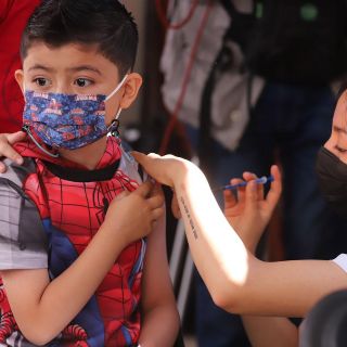 Tras desabasto, hay vacunas para todas las niñas y niños en Jalisco