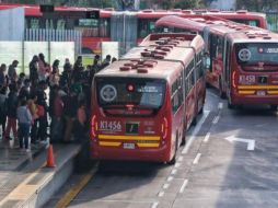 De acuerdo con la información oficial compartida por elementos de seguridad de Bogotá, los videos de vigilancia de la línea de autobuses ya se encuentran en revisión para dar con el responsable del crimen. ESPECIAL/ COLPRENSA