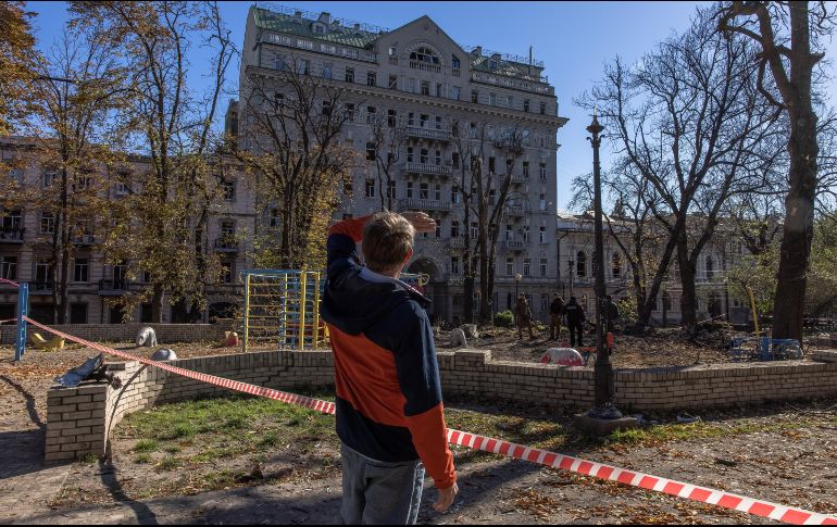 Loret de Mola informa que uno de los misiles rusos cayó en el área de juegos para niños de un parque 