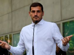 En redes reventaron al influencer, e incluso hicieron comentarios en tono de burla, pues quedó demostrado que irá a Qatar 2022 como invitado sin saber que Iker Casillas (FOTO)  ya está retirado del futbol.AFP / ARCHIVO