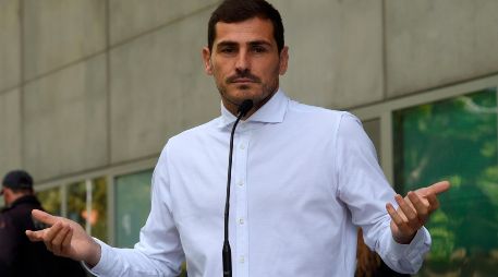 En redes reventaron al influencer, e incluso hicieron comentarios en tono de burla, pues quedó demostrado que irá a Qatar 2022 como invitado sin saber que Iker Casillas (FOTO)  ya está retirado del futbol.AFP / ARCHIVO